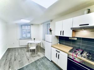 Pronájem bytu 1+1, Jihlava, Na Hliništi, 43 m2