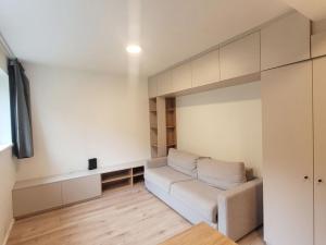 Pronájem bytu 1+kk, Praha - Strašnice, Strančická, 24 m2