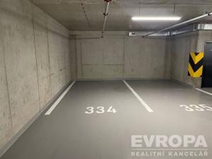 Pronájem garážového stání, Praha - Strašnice, Ramonova, 16 m2
