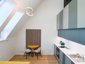 Pronájem bytu 2+kk, Praha - Holešovice, U průhonu, 44 m2