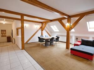 Pronájem bytu 3+1, Domažlice, Msgre. B. Staška, 127 m2