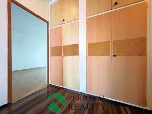Pronájem bytu 2+1, Ostrov, Kollárova, 60 m2