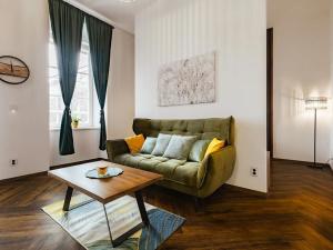 Prodej bytu 1+kk, Horní Planá, Náměstí, 39 m2