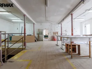 Prodej výrobních prostor, Karlovy Vary - Rybáře, Sokolovská, 1766 m2