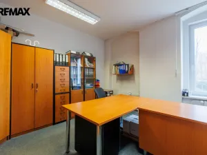 Prodej výrobních prostor, Karlovy Vary - Rybáře, Sokolovská, 1766 m2