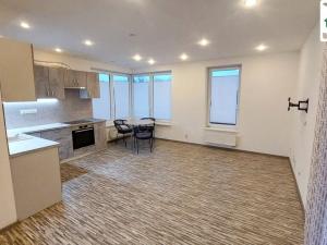 Prodej bytu 2+kk, Cheb, Na Nivách, 58 m2