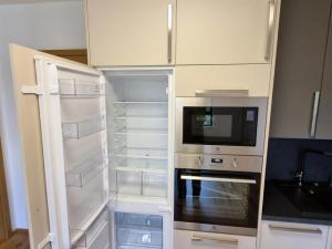 Pronájem bytu 2+kk, Praha - Nusle, Mužíkova, 52 m2