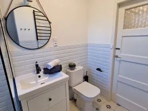 Pronájem bytu 2+kk, Praha - Smíchov, Křížová, 42 m2