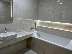 Pronájem bytu 3+kk, Praha - Karlín, Rohanské nábřeží, 121 m2