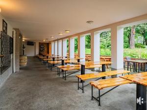 Prodej restaurace, Praha - Strašnice, Gutova, 301 m2