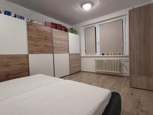 Prodej bytu 3+1, Uherský Ostroh - Ostrožské Předměstí, Sídliště, 73 m2