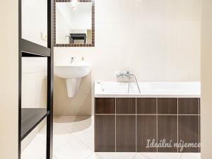 Pronájem bytu 3+kk, Praha - Libeň, Konšelská, 62 m2