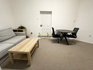 Pronájem kanceláře, Praha, Pernerova, 88 m2