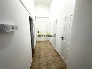 Pronájem kanceláře, Praha, Pernerova, 88 m2