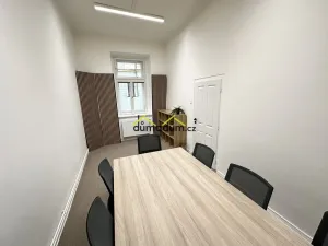 Pronájem kanceláře, Praha, Pernerova, 88 m2