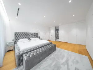 Pronájem rodinného domu, Vestec, V Lukách, 313 m2