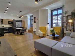 Prodej bytu 4+kk, Písek, Velké náměstí, 113 m2