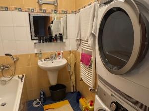 Pronájem bytu 2+kk, Praha, Pickova, 64 m2