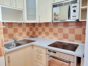 Prodej bytu 2+1, Praha - Řepy, Skuteckého, 47 m2