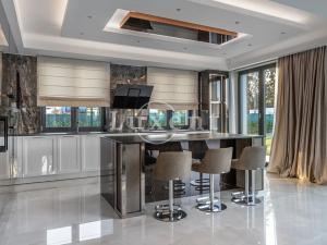 Prodej rodinného domu, Průhonice, Růžová, 590 m2