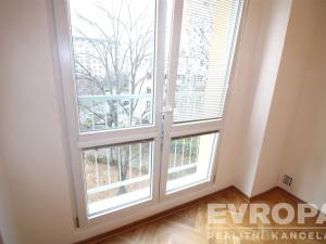 Pronájem bytu 2+1, Praha - Vršovice, Jakutská, 42 m2