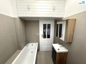 Pronájem bytu 1+1, Praha - Kobylisy, Zlonínská, 49 m2