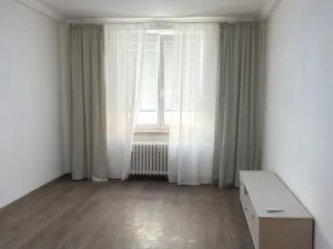 Pronájem bytu 2+1, Karlovy Vary, K. Čapka, 57 m2