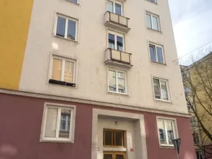 Pronájem bytu 2+1, Karlovy Vary, K. Čapka, 57 m2