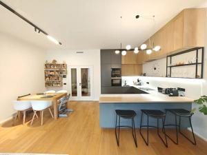 Pronájem bytu 3+kk, Praha - Smíchov, Grafická, 95 m2