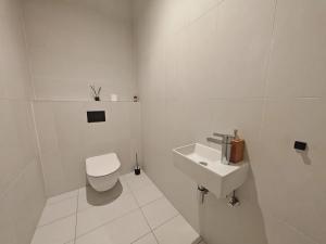 Pronájem bytu 3+kk, Praha - Smíchov, Grafická, 95 m2