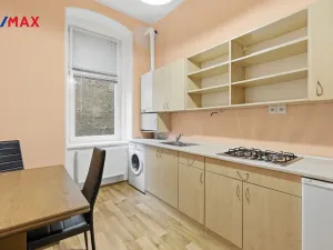 Prodej bytu 1+1, Karlovy Vary - Rybáře, Lad. Koubka, 34 m2