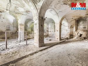 Prodej historického objektu, Zvoleněves, 5000 m2