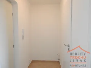 Pronájem bytu 1+kk, Hradec Králové, Gebauerova, 36 m2