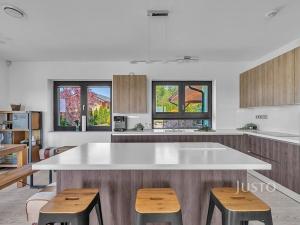 Prodej vily, Stará Huť, 188 m2