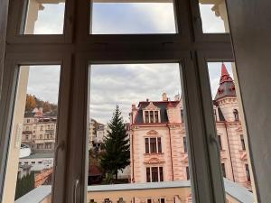 Prodej bytu 3+1, Karlovy Vary, Svahová, 98 m2