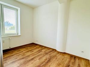 Pronájem bytu 2+kk, Praha - Suchdol, Suchdolské náměstí, 30 m2