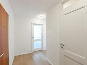 Pronájem bytu 2+kk, Praha - Řepy, Nevanova, 44 m2