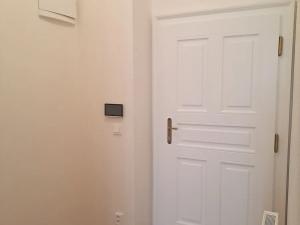 Pronájem bytu 1+1, Praha - Vinohrady, Velehradská, 43 m2