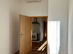 Pronájem bytu 2+kk, Žatec, Otokara Březiny, 52 m2