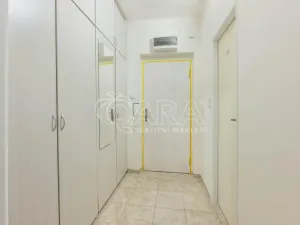 Pronájem bytu 1+kk, Praha - Zbraslav, Spojařů, 32 m2