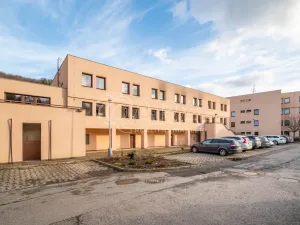 Pronájem bytu 1+kk, Praha - Zbraslav, Spojařů, 32 m2