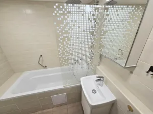 Prodej bytu 2+kk, Praha - Troja, Hnězdenská, 43 m2