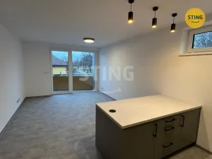 Pronájem bytu 1+kk, Pardubice, Husova, 35 m2