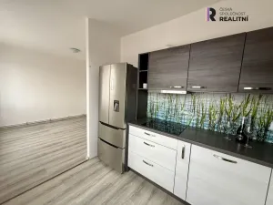 Prodej bytu 2+kk, Lubenec, Náměstí, 52 m2