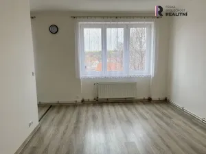 Prodej bytu 2+kk, Lubenec, Náměstí, 52 m2