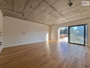 Prodej bytu 2+kk, Praha, Pod turnovskou tratí, 57 m2