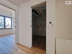 Prodej bytu 2+kk, Praha, Pod turnovskou tratí, 57 m2