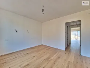 Prodej bytu 2+kk, Praha, Pod turnovskou tratí, 57 m2