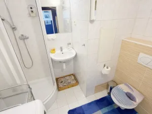 Pronájem bytu 2+kk, Praha - Záběhlice, Jabloňová, 36 m2