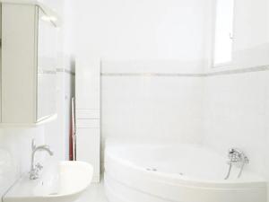 Pronájem bytu 4+1, Praha - Nové Město, Biskupská, 132 m2